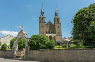 Ansicht auf den Helfanter Dom, Ortsgemeinde Helfant